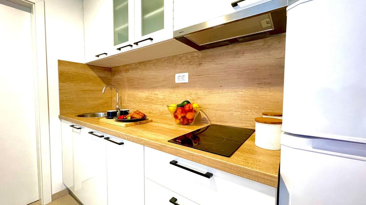 Studio Apartmani Kaja I Iva Синь Экстерьер фото