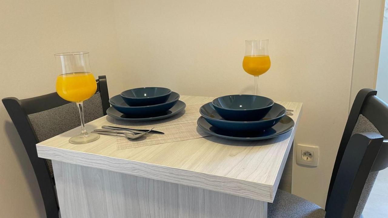Studio Apartmani Kaja I Iva Синь Экстерьер фото